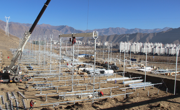 学校慰问我校参加拉萨聚光太阳热能发电示范项目建设人员