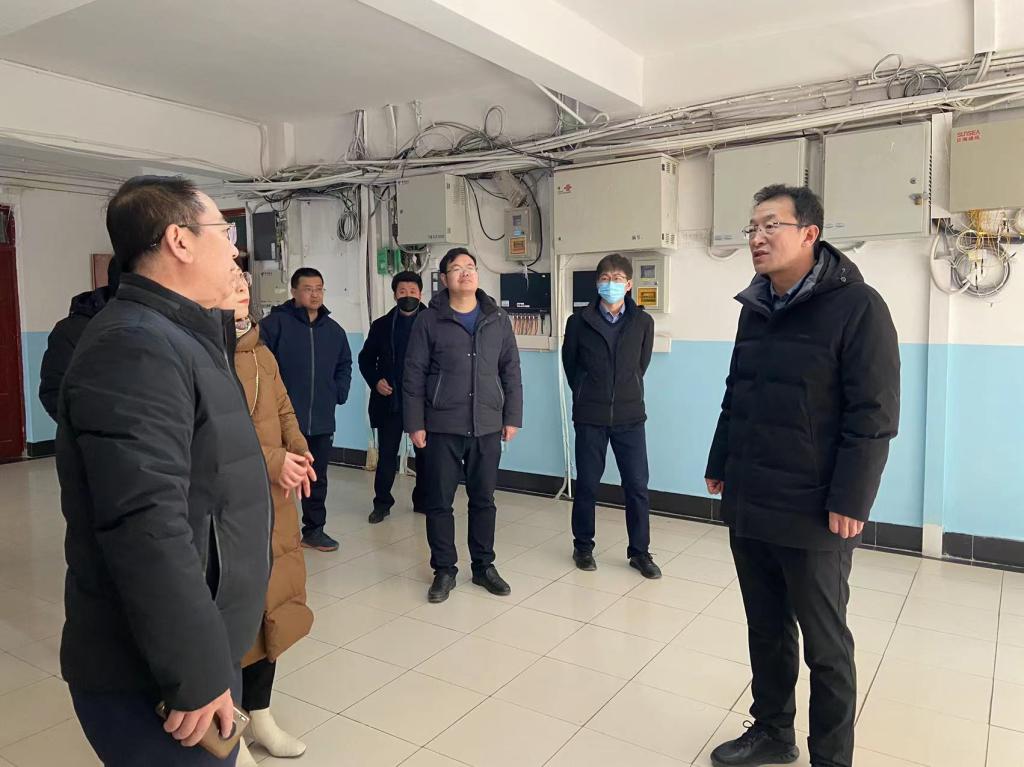 校领导带队开展研究生公寓安全检查工作