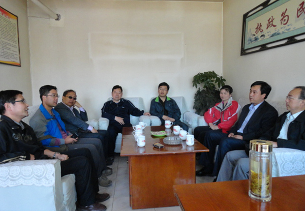 第五小组赴和政县三合镇尕新庄村入户调研