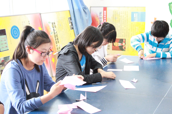 电信学院开展绅士殿堂淑女学堂系列活动