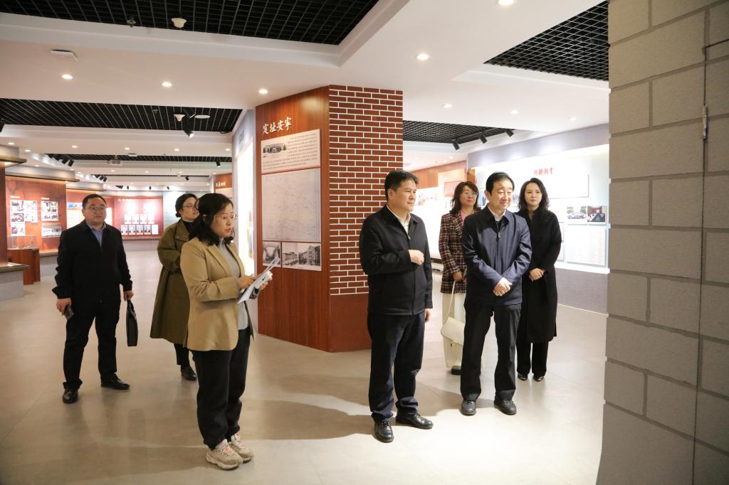 省政协副主席、民革甘肃省委会主委霍卫平一行来我校调研