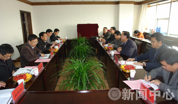 兰州工专校长陈彪一行来我校考察