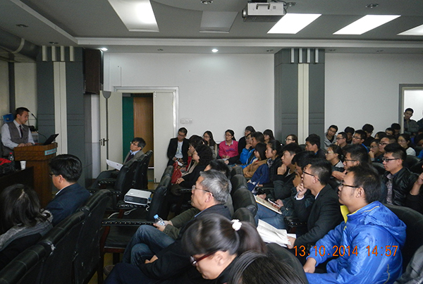 电子信息学科菁英讲坛举行 国立新加坡共和理工学院姜力军应邀作报告