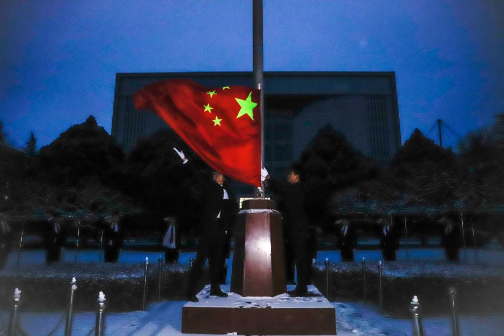 学校举行2024年春季新学期升国旗仪式