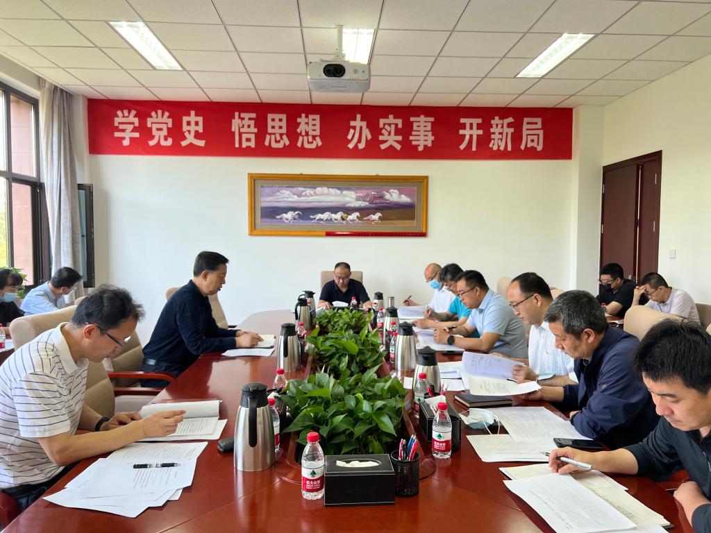 学校召开校园安全稳定与安全生产工作会议