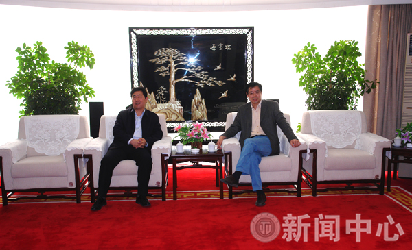 甘肃行政学院省直机关处级公务员进修班学员来校考察