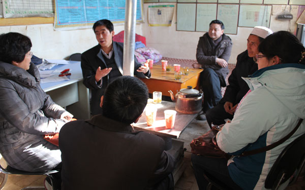 第二小组赴康乐县鸣鹿乡慰问