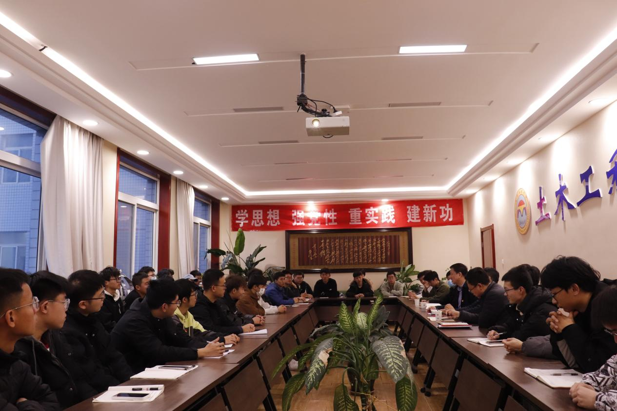校领导深入土木工程学院卓越工程师班学生党支部指导工作