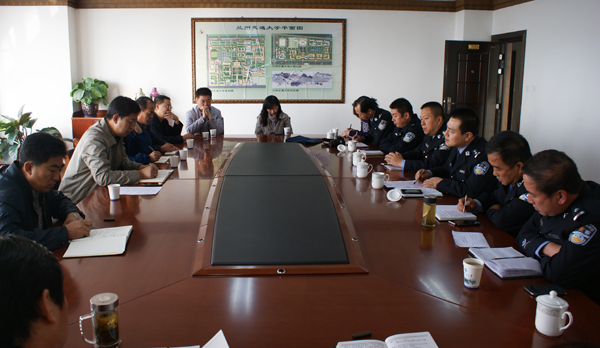 安宁公安分局领导来校调研校园治安情况